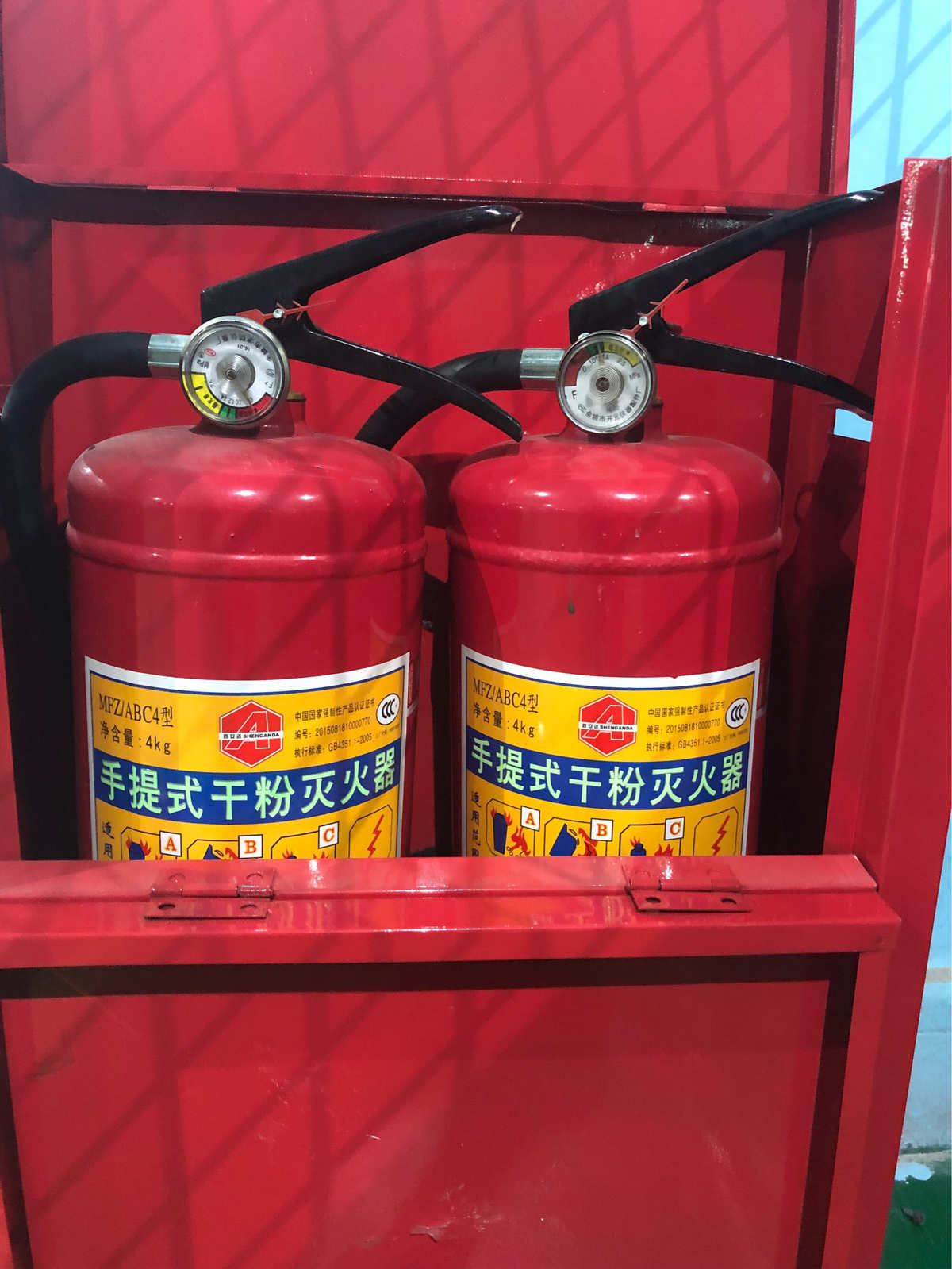 灭火器与消防栓 美篇视角下的消防安装全攻略